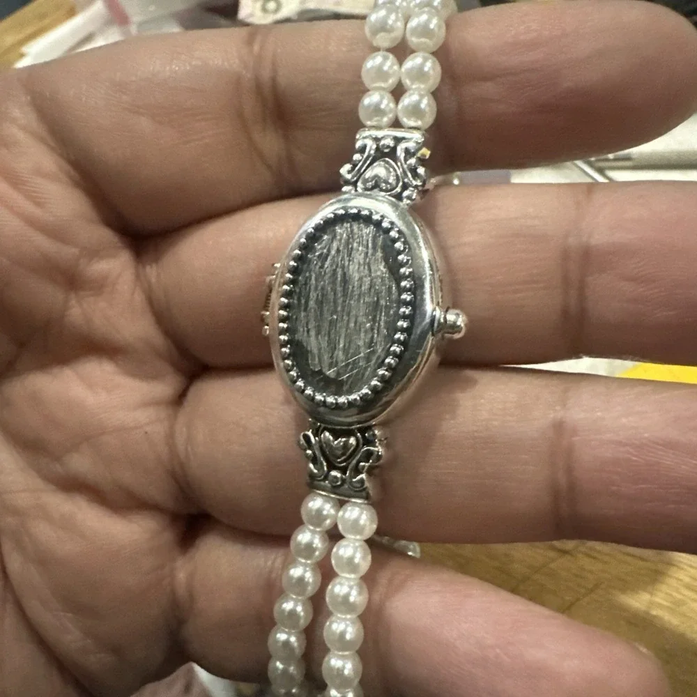Works Metropolitan Womens Pearls Peek A Boo Watch Fit 7.25 19mm - Missing Stone
